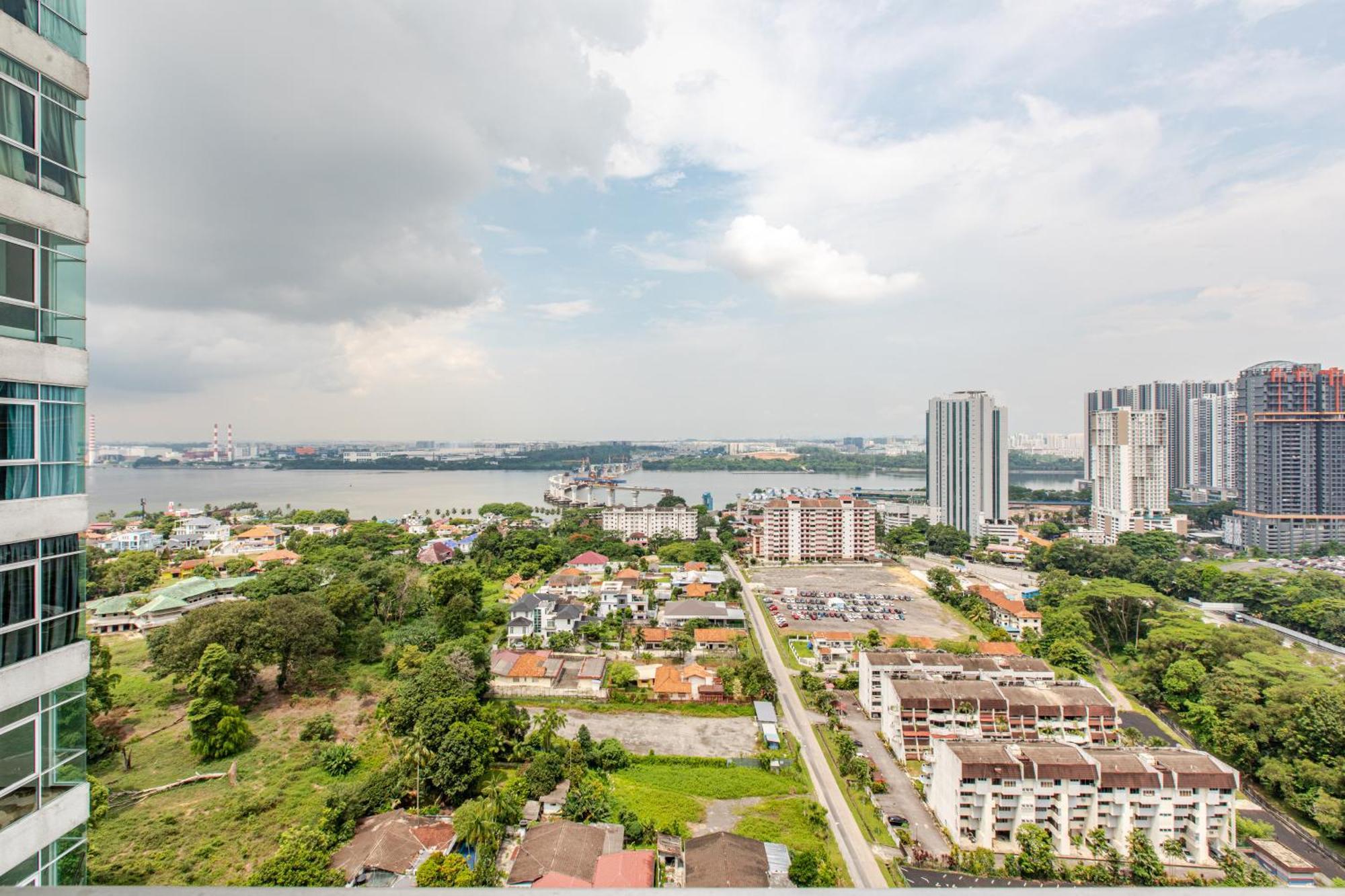 Paragon Suites Studios With Private Jacuzzi Near Ciq Rts Johor Bahru Dış mekan fotoğraf