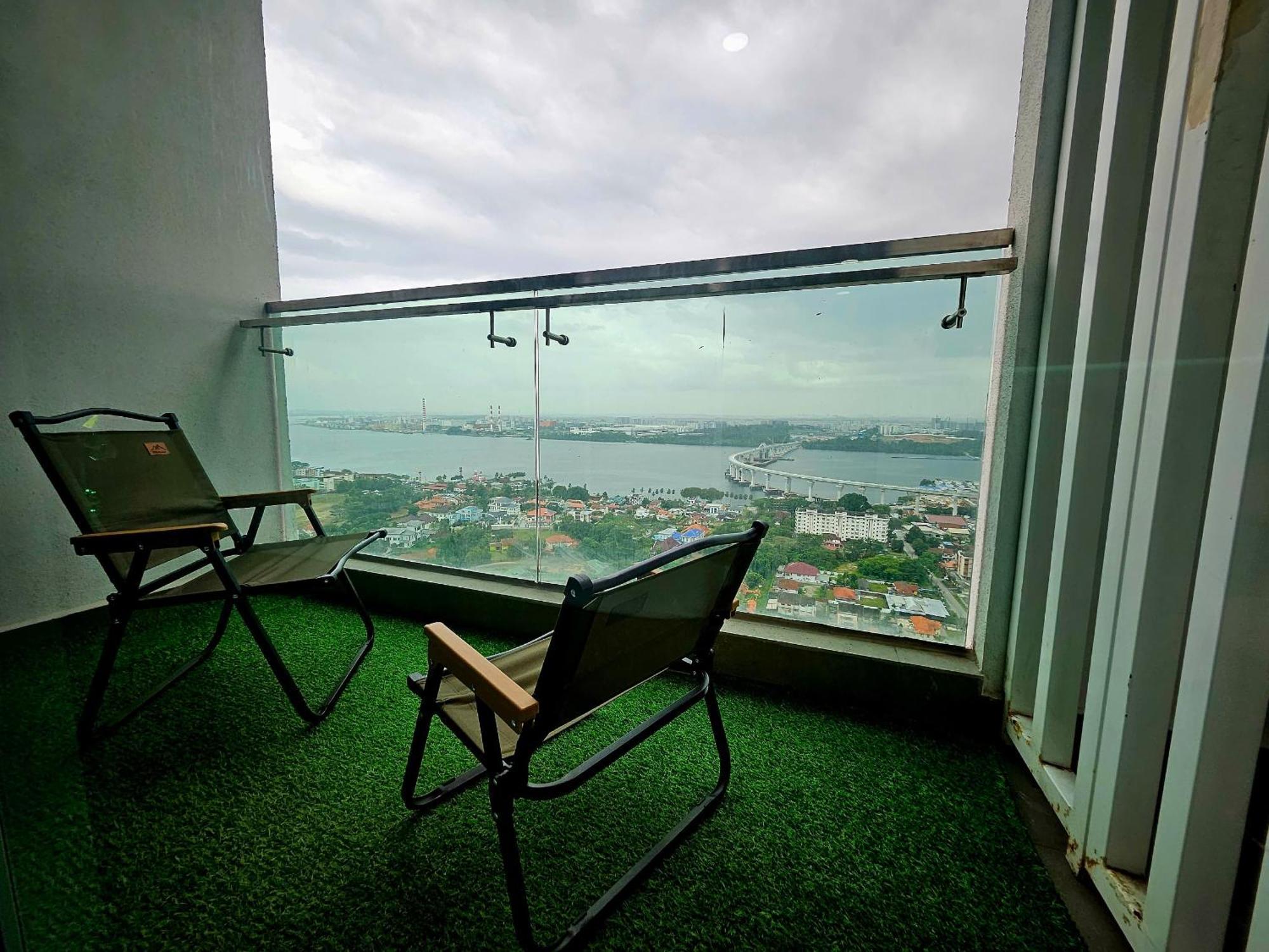 Paragon Suites Studios With Private Jacuzzi Near Ciq Rts Johor Bahru Dış mekan fotoğraf