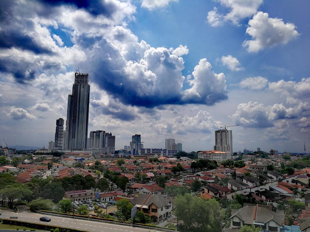 Paragon Suites Studios With Private Jacuzzi Near Ciq Rts Johor Bahru Dış mekan fotoğraf