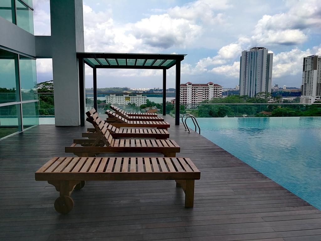 Paragon Suites Studios With Private Jacuzzi Near Ciq Rts Johor Bahru Dış mekan fotoğraf