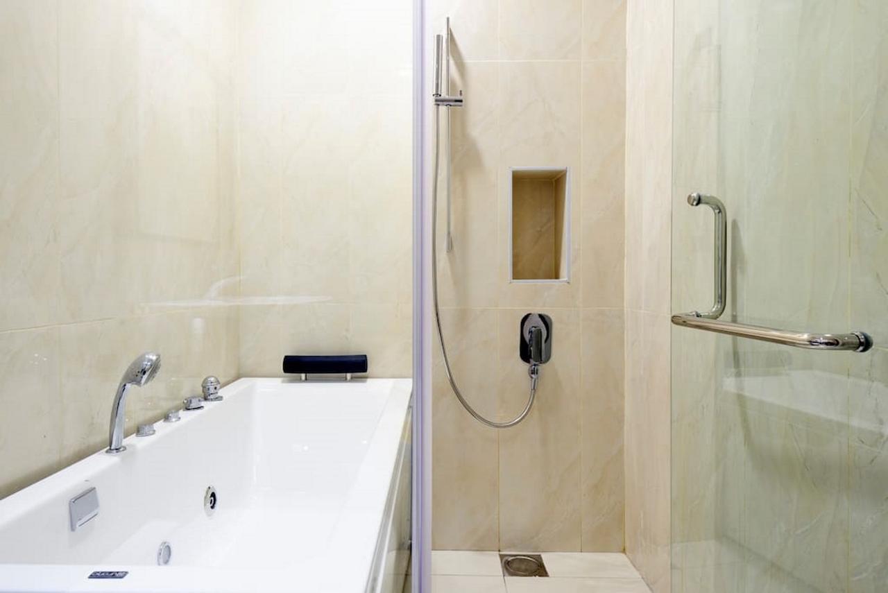 Paragon Suites Studios With Private Jacuzzi Near Ciq Rts Johor Bahru Dış mekan fotoğraf